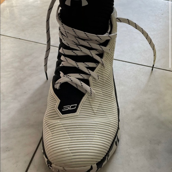 Curry 2.5’s - Picture 2 of 2